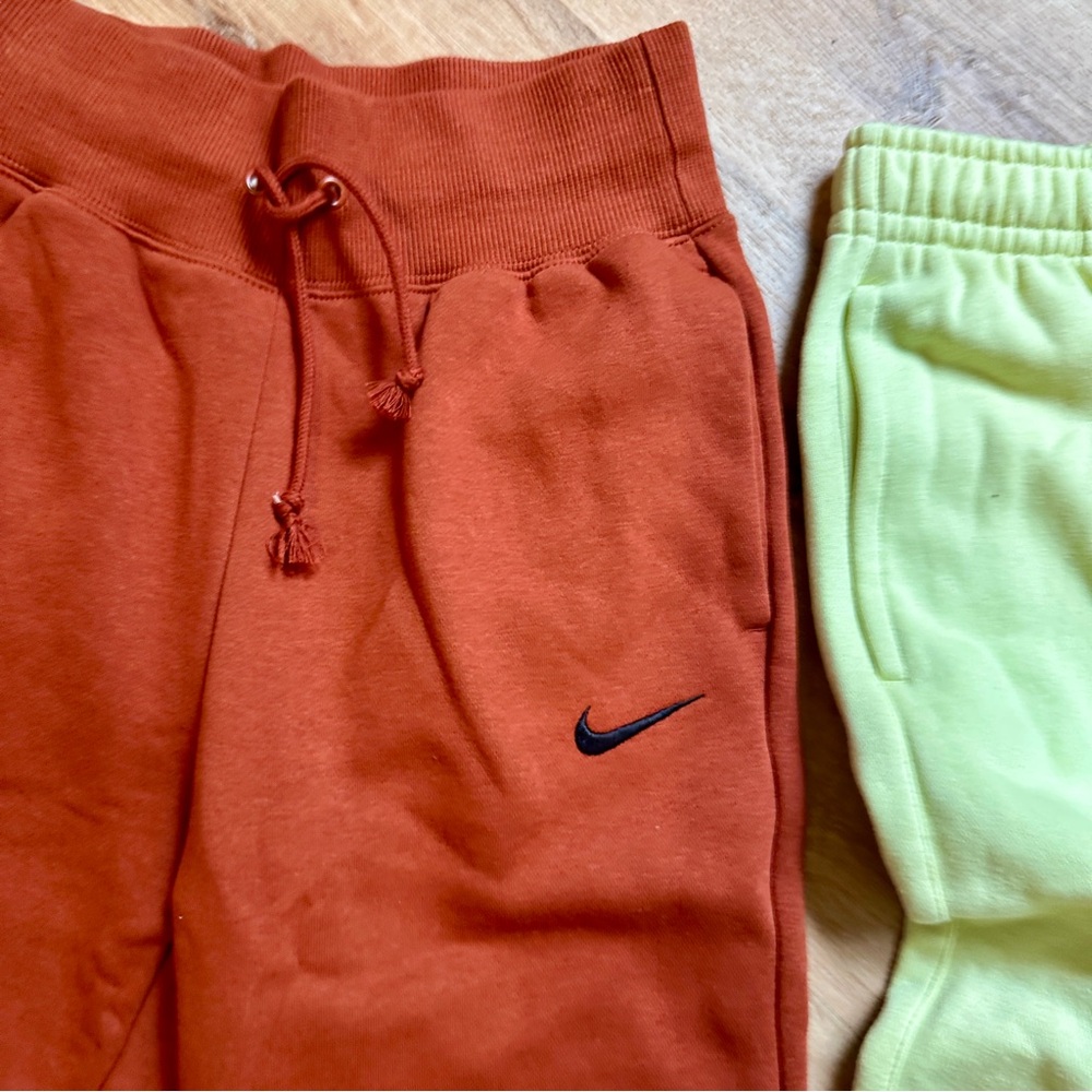 2️⃣✌🏽Nike 💛❤️ PAIRS Fleece Joggers in Green/Yellow and Brick Red - New - Picture 3 of 10